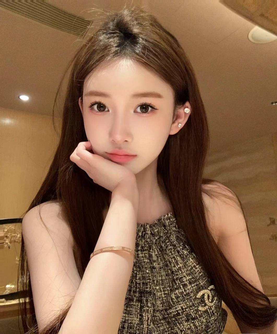 170 E Escort Photo 3 | Escort Girls China